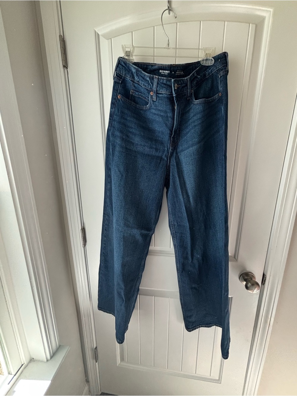 Old Navy Women’s extra high rise super wide leg Jeans NWOT size 10